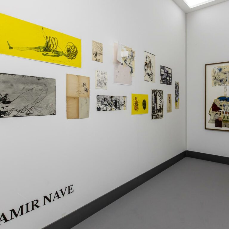 Le stand du Prix de dessin contemporain de la Fondation Danie & Florence Guerlain au Salon du dessin 2024